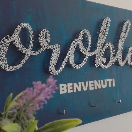 Oroblu. Singola A 50 Metri Dal Mare *