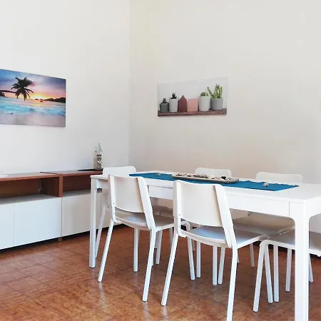 Oroblu. Singola A 50 Metri Dal Mare Holiday home *