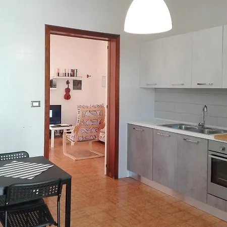 Oroblu. Singola A 50 Metri Dal Mare Holiday home *