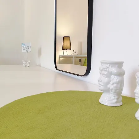 Oroblu. Singola A 50 Metri Dal Mare Holiday home