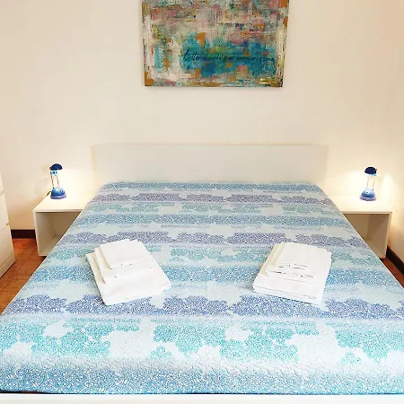 Oroblu. Singola A 50 Metri Dal Mare Holiday home *