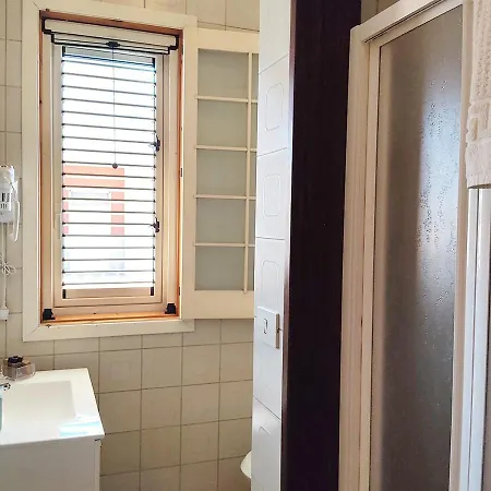 Oroblu. Singola A 50 Metri Dal Mare Holiday home *