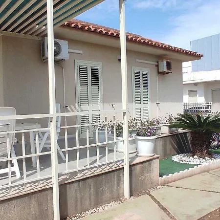 Oroblu. Singola A 50 Metri Dal Mare Holiday home *