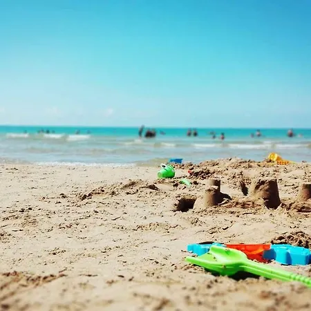 Oroblu. Singola A 50 Metri Dal Mare *